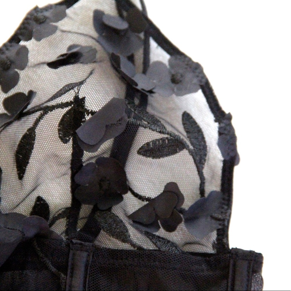 VS Dream Angels Floral Black Appliqué Unlined Bra - Picture 8 of 8